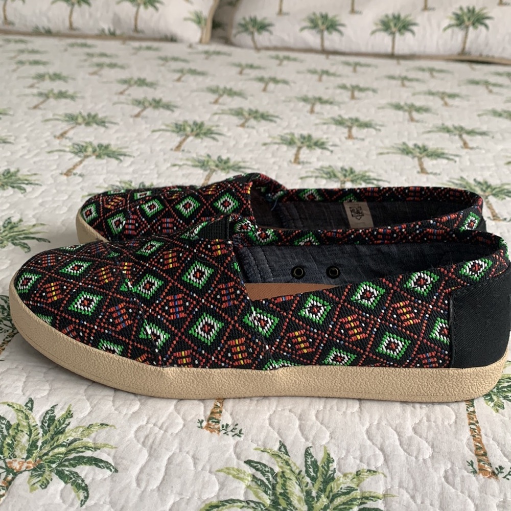 Aztec print Tom’s - Picture 2 of 4